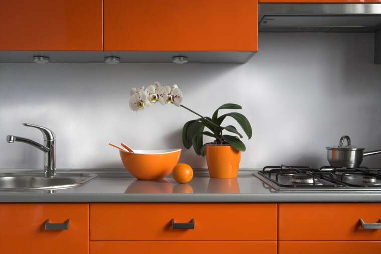 What color should the kitchen be, it can shine on you. Know about it.