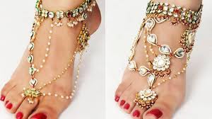 Wear such beautiful anklets for a stylish look