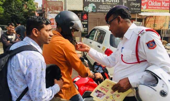 Policemen in Lucknow will have to break traffic rules, will have to pay double the challan