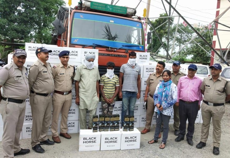 1 person arrested with Haryana brand liquor of 60 lakhs